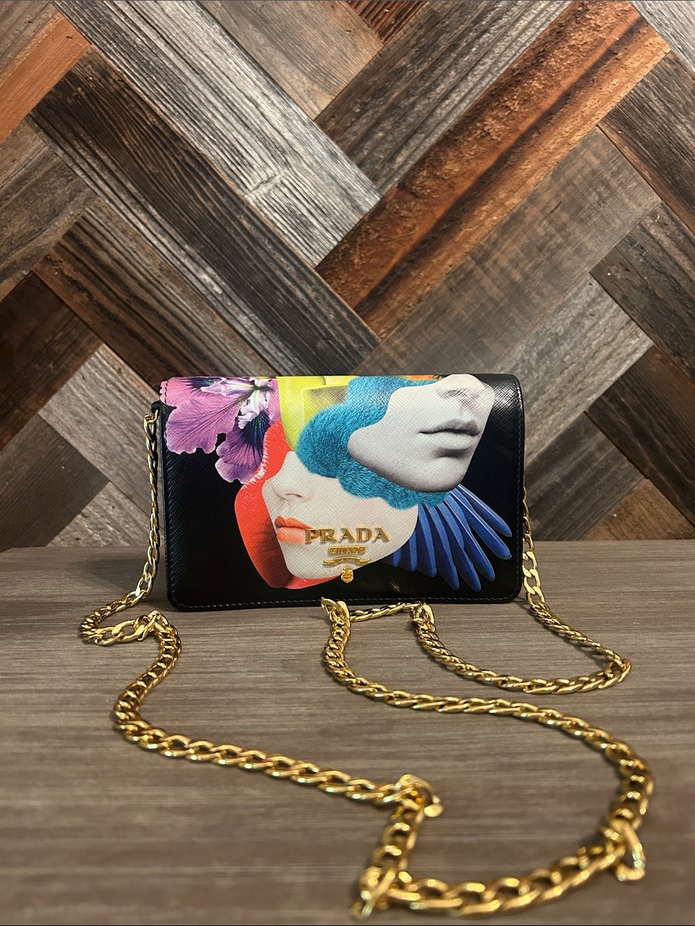 Prada Black Saffiano Printed Faces Leather Chain Clutch - Picture 1 of 8